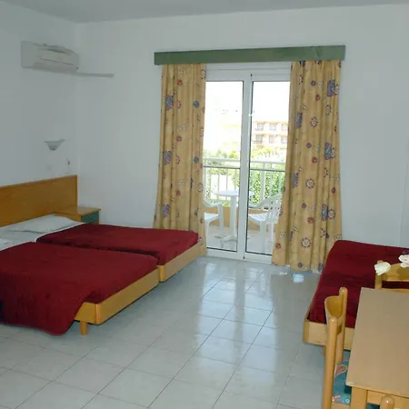 Barbie Aparthotel 2*